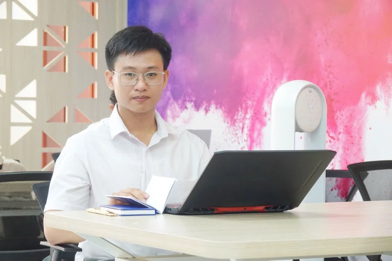 Cựu sinh viên